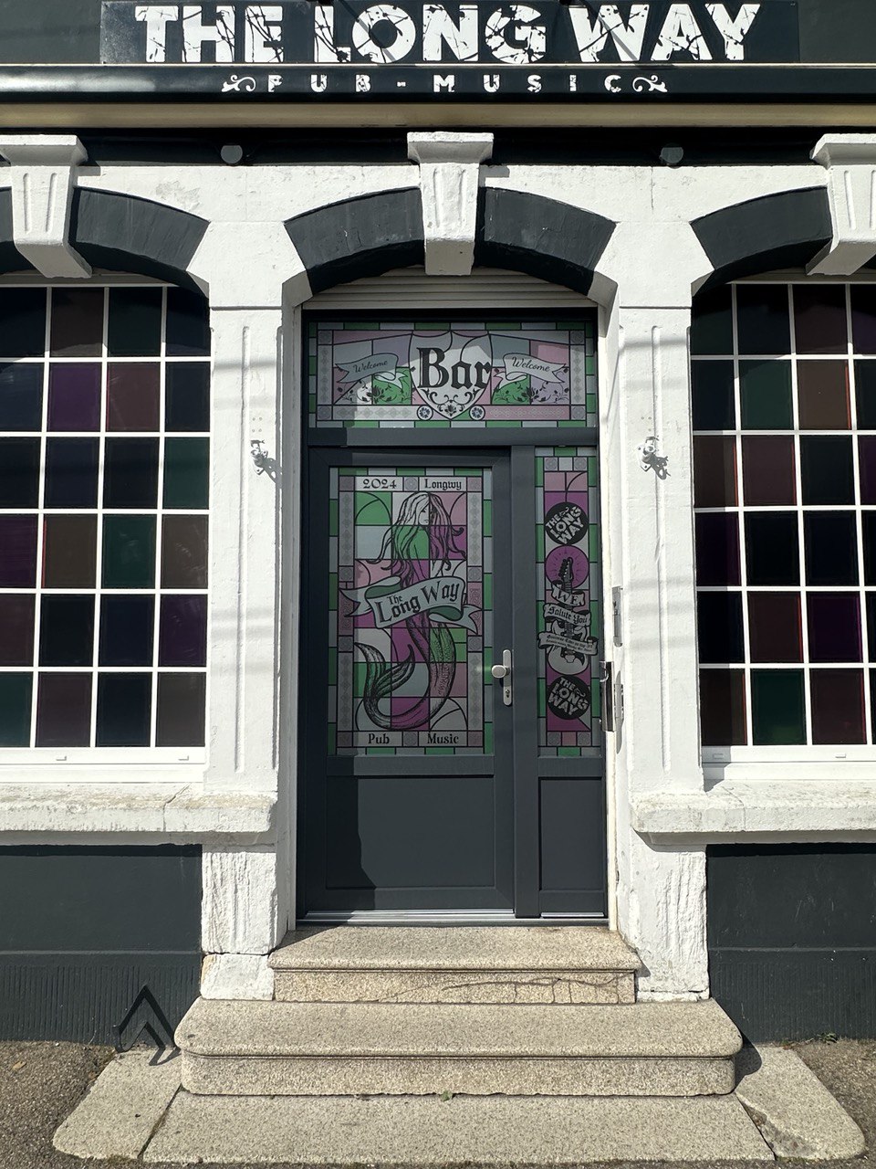 TheLongWay-devanture